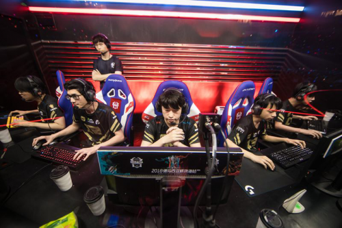 年轻球员如 年轻球员如