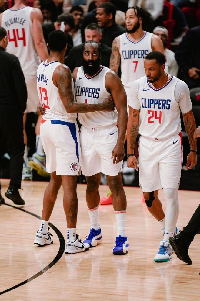 末巡逼近 末巡逼近